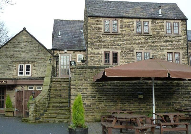 هتل The Manor House