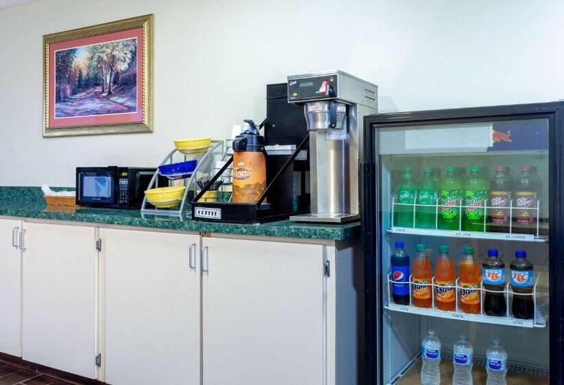 בית מלון כפרי Travelodge By Wyndham Richmond In