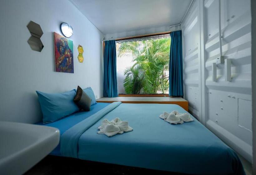 Fotos del hotel White Rabbit Hostel  Adults Only:  26