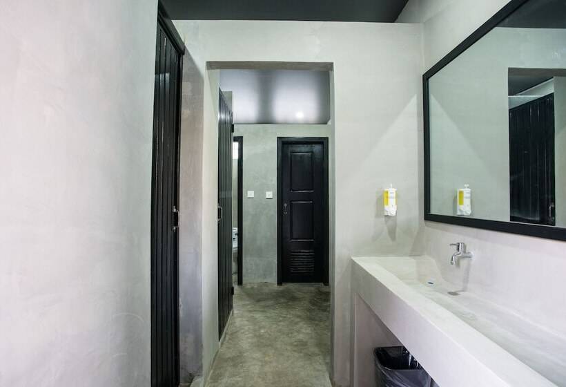 Fotos del hotel White Rabbit Hostel  Adults Only:  39