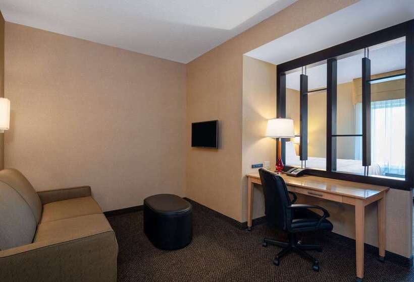 בית מלון כפרי Wyndham Noblesville