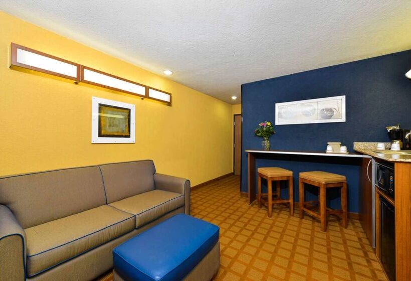 Microtel Inn & Suites By Wyndham New Braunfels I 35