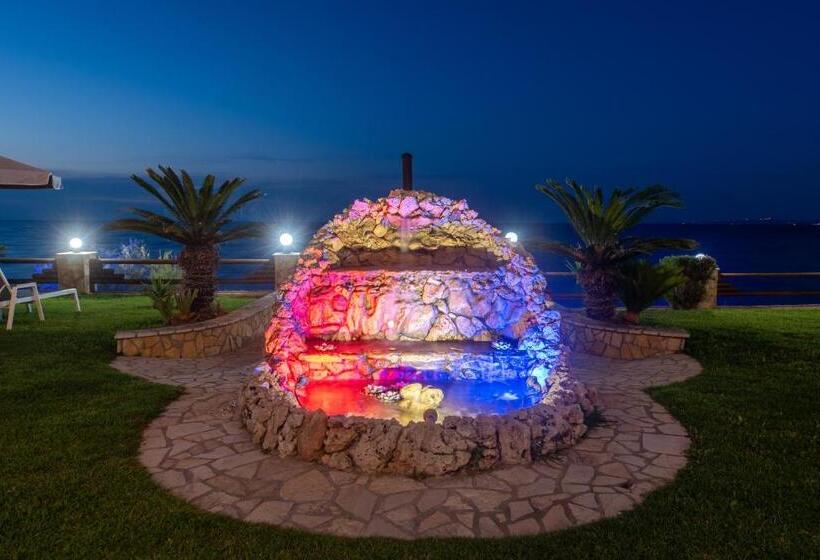 Anemona Beach