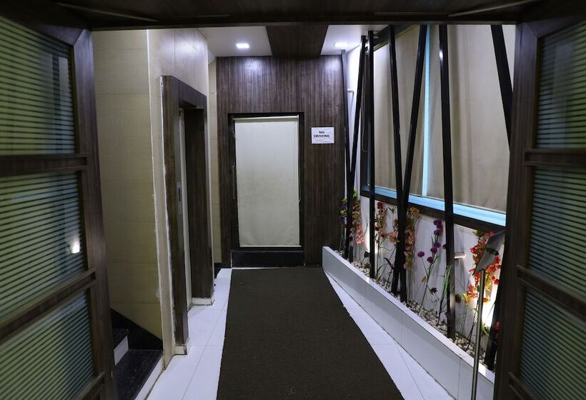 Отель Alka Residency