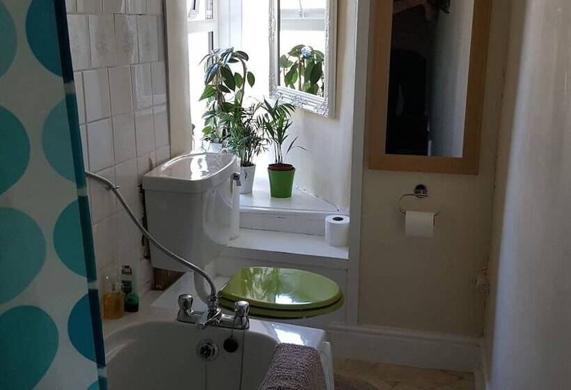 هتل Angel Guest House