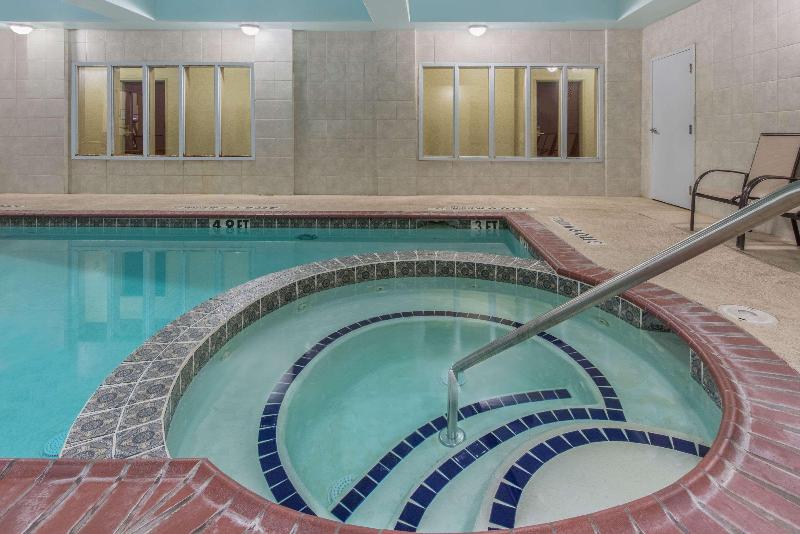 هتل Baymont By Wyndham Wichita Falls