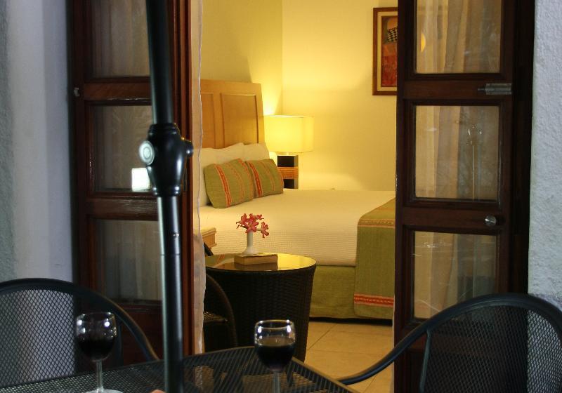 هتل Binniguenda Huatulco & Beach Club