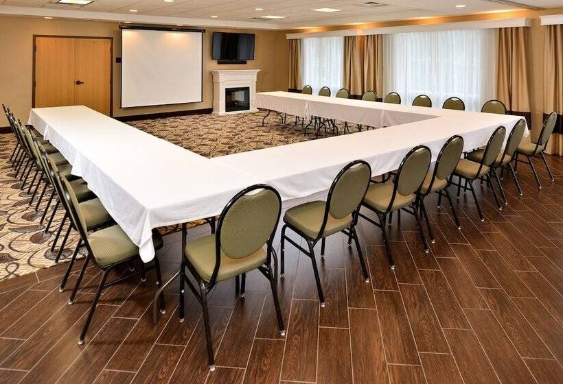 Отель Comfort Suites The Villages