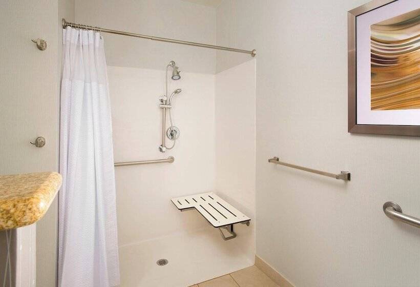 هتل Courtyard By Marriott Wichita Falls