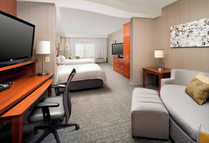 هتل Courtyard By Marriott Wichita Falls
