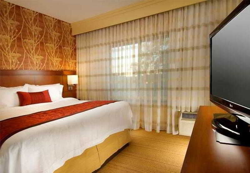 هتل Courtyard By Marriott Wichita Falls