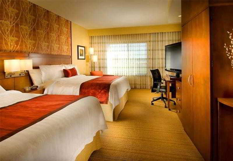 هتل Courtyard By Marriott Wichita Falls