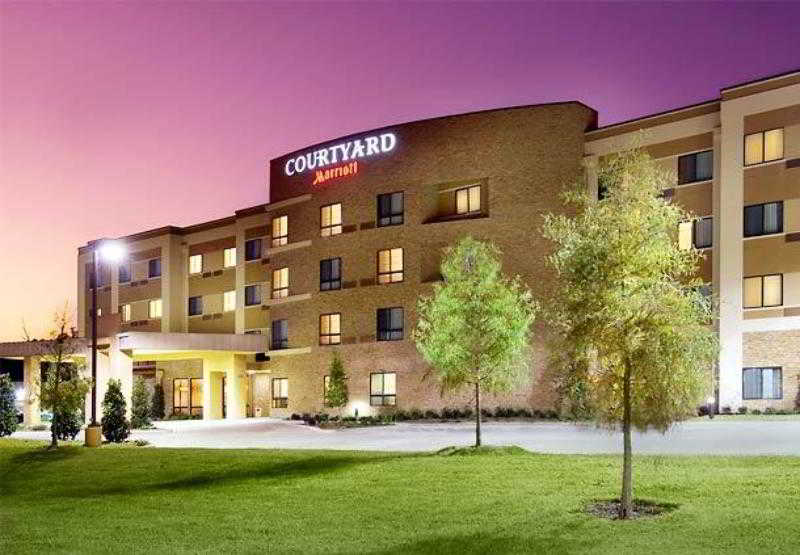 هتل Courtyard By Marriott Wichita Falls