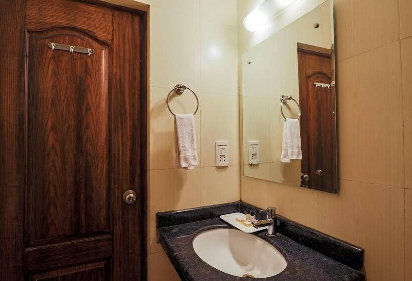 בית מלון כפרי Dewdrop Le Seasons Beach Resort