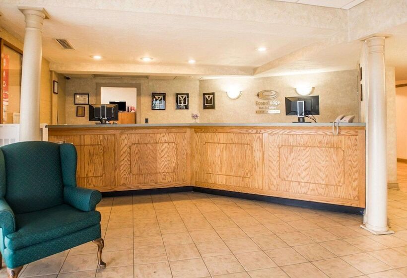 ホテル Econo Lodge Inn & Suites Shamokin Dam   Selinsgrove