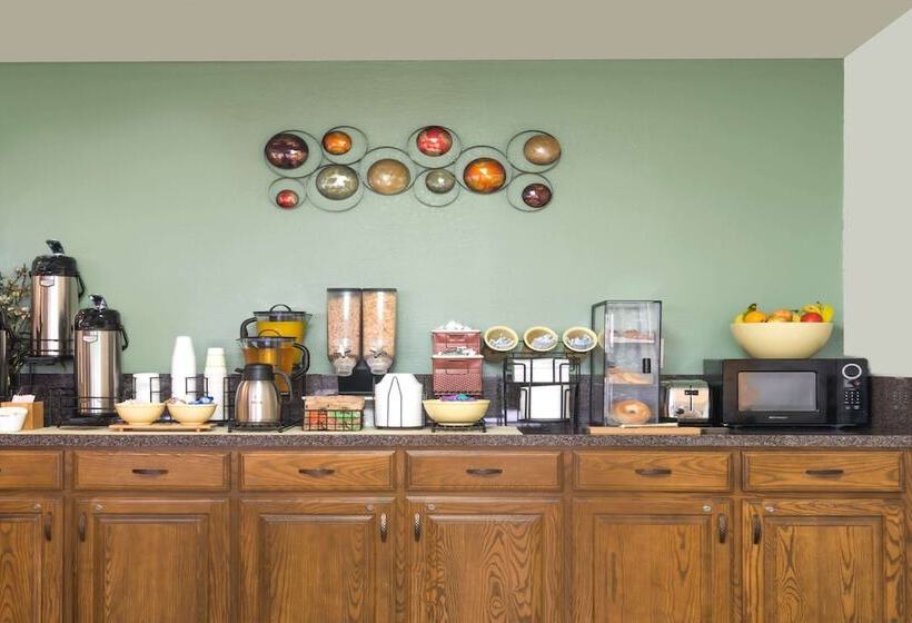 ホテル Knights Inn   Slaton