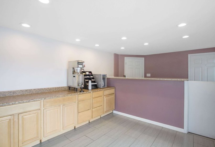 ホテル Knights Inn  Tonawanda Ny