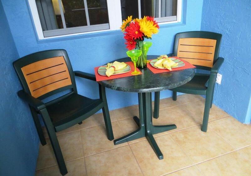 هتل Mizner Place At Weston Town Center