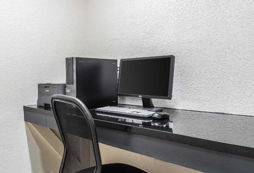 ホテル Quality Inn & Suites