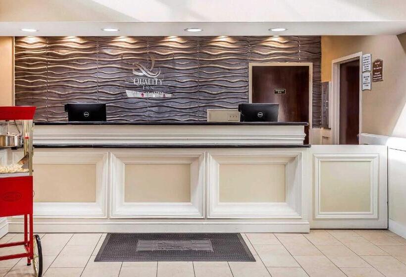 ホテル Quality Inn & Suites