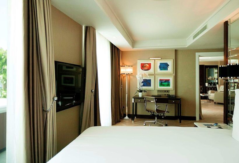 هتل Radisson Blu  Istanbul Pera