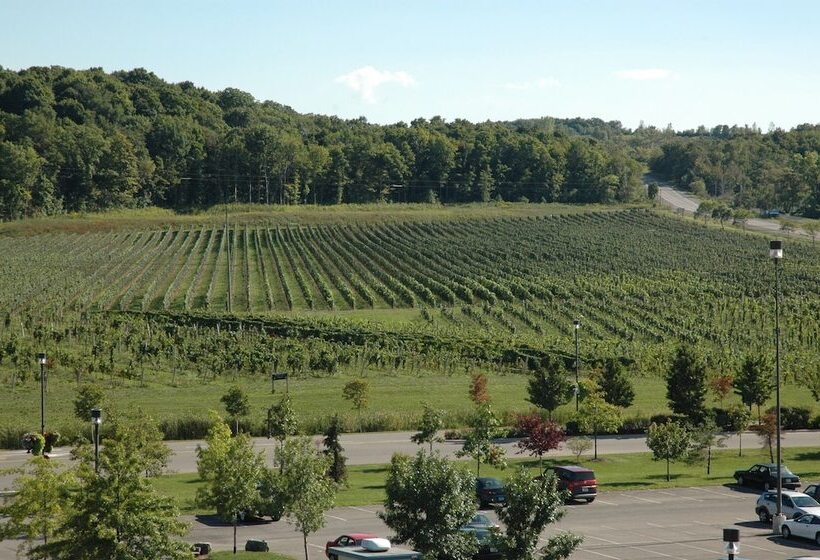هتل Residence & Conference Centre  Niagaraonthelake