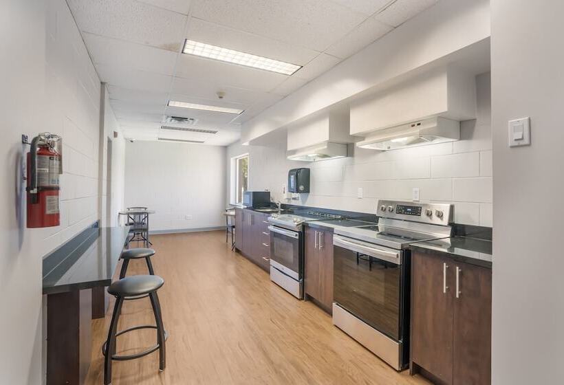 هتل Residence & Conference Centre  Niagaraonthelake