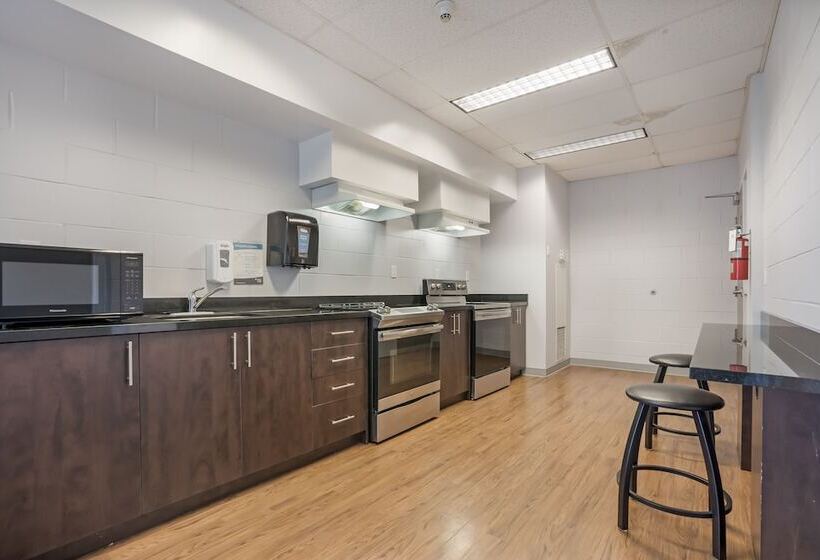 هتل Residence & Conference Centre  Niagaraonthelake