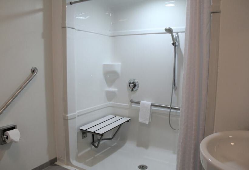 هتل Residence & Conference Centre  Niagaraonthelake