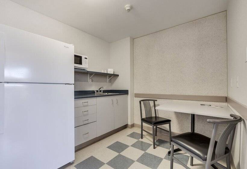 هتل Residence & Conference Centre  Niagaraonthelake