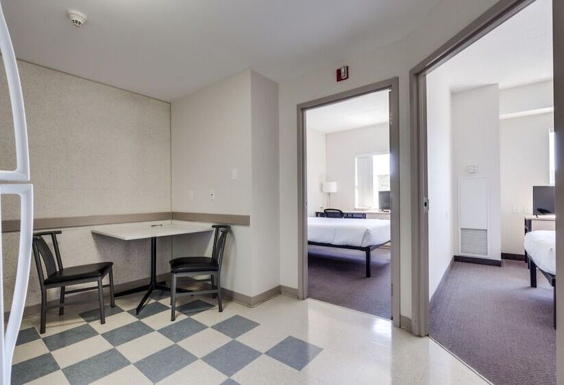هتل Residence & Conference Centre  Niagaraonthelake