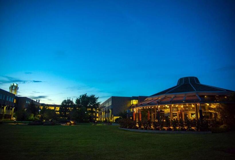 هتل Residence & Conference Centre  Niagaraonthelake