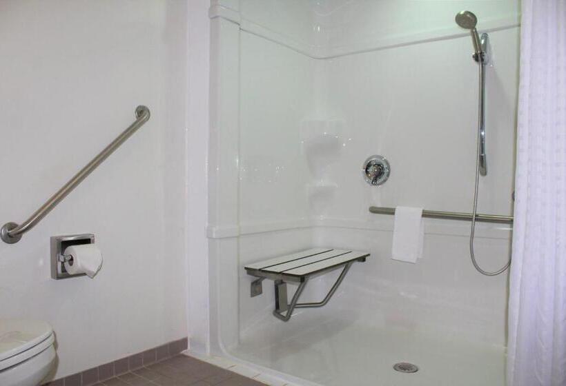 هتل Residence & Conference Centre  Niagaraonthelake
