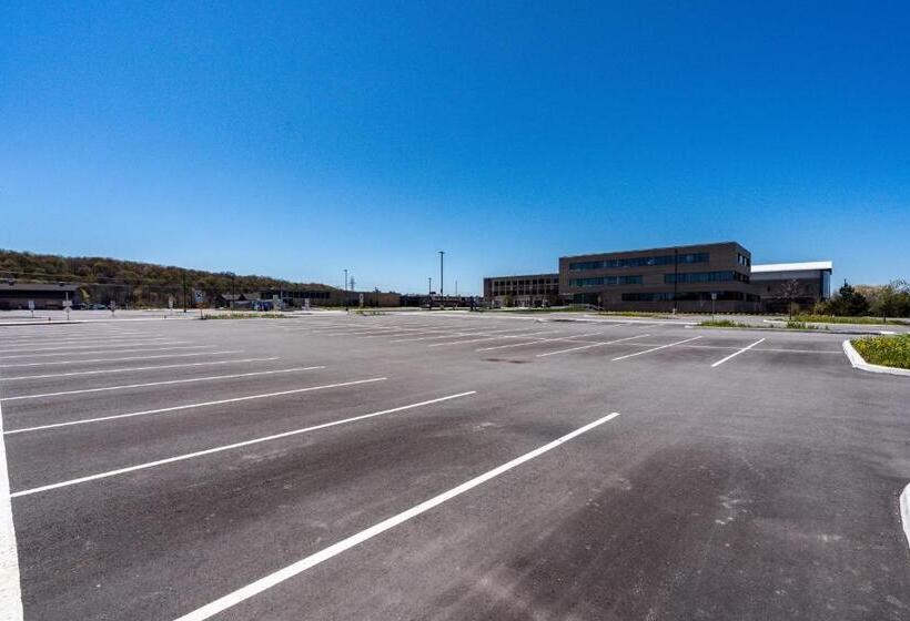 هتل Residence & Conference Centre  Niagaraonthelake