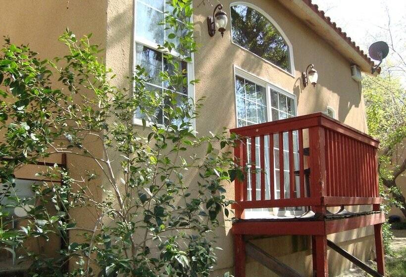هتل Sequoia Riverfront Cabins