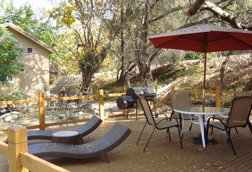 هتل Sequoia Riverfront Cabins