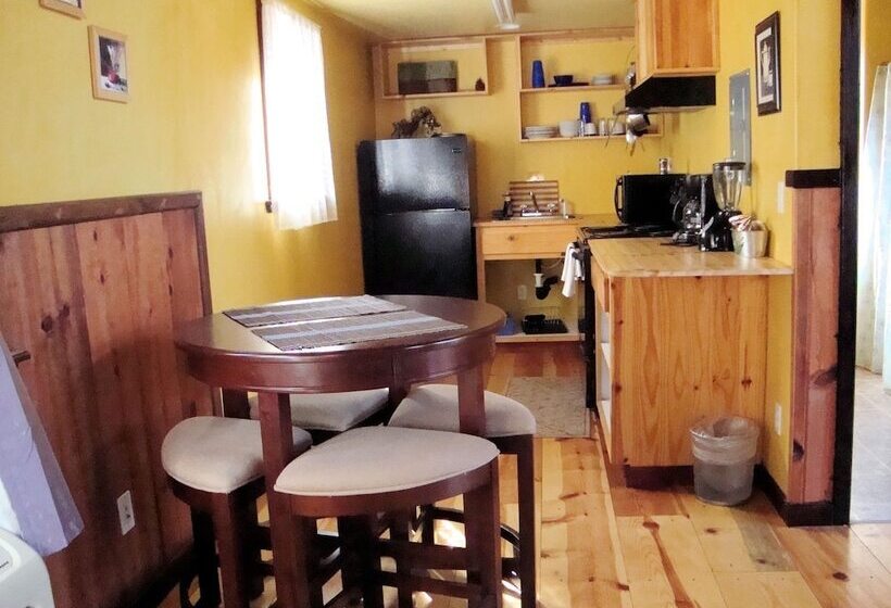 هتل Sequoia Riverfront Cabins