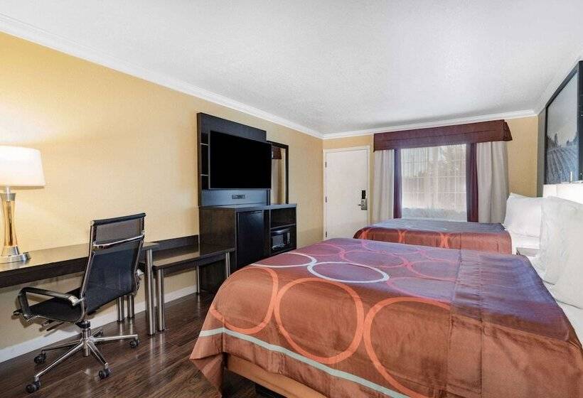 هتل Super 8 By Wyndham Ukiah