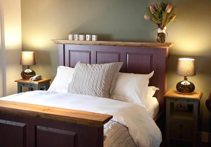 בית מלון כפרי The Grasshopper Inn