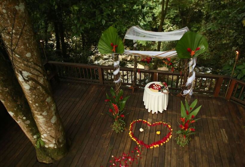 هتل The Lodge At Pico Bonito