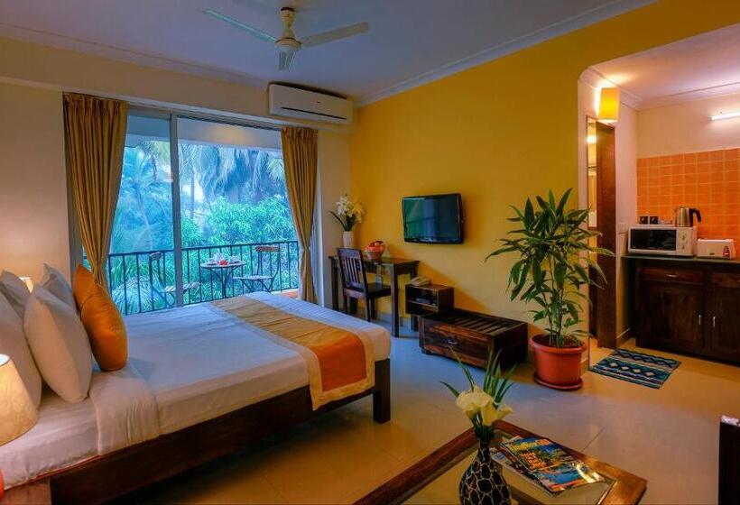 Treehouse Blue Hotel & Serviced Apartments