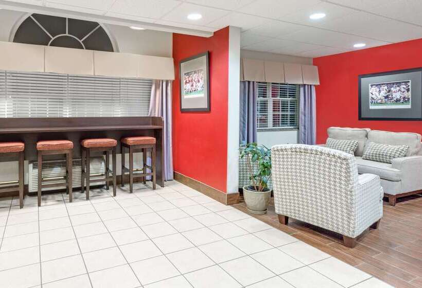 Microtel Inn & Suites By Wyndham Tuscaloosa