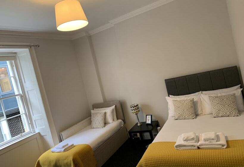 Bed and Breakfast Bide Collective