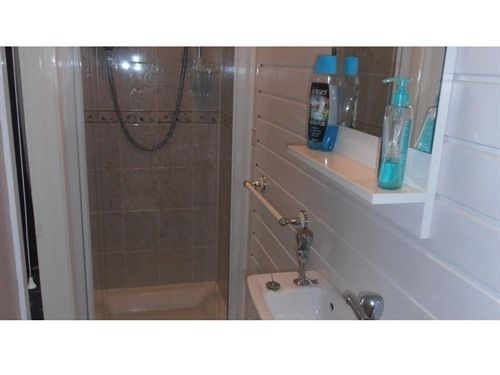 تختخواب و صبحانه Brunton House Guest House