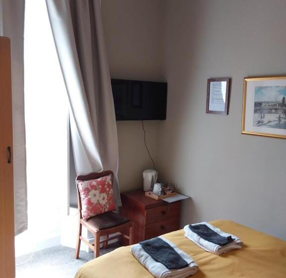 تختخواب و صبحانه Ivy Braveheart Guest House