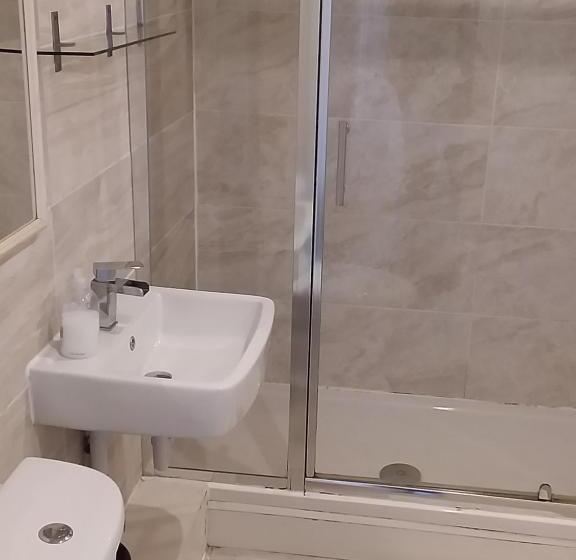 تختخواب و صبحانه Ivy Braveheart Guest House