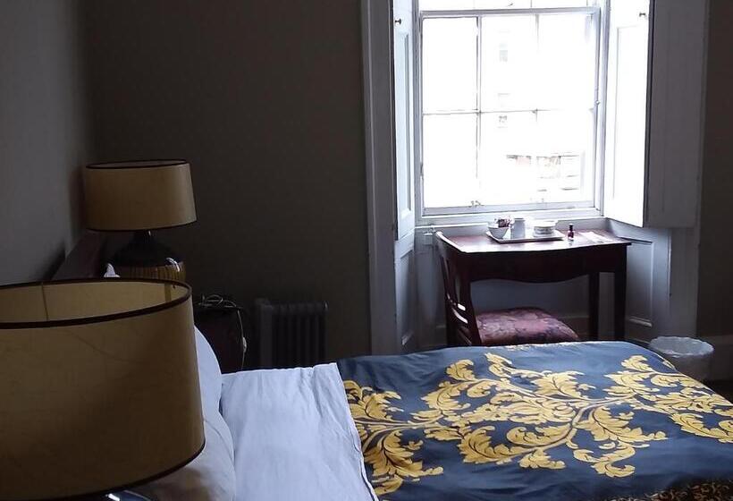 تختخواب و صبحانه Ivy Braveheart Guest House