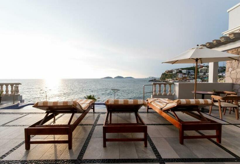 ホテル Casa Lucila Mazatlán Curamoria Collection