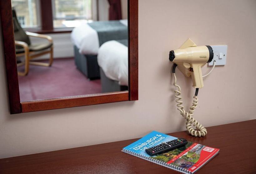 Fotos del hotel Hampton Hotel By Greene King Inns:  25