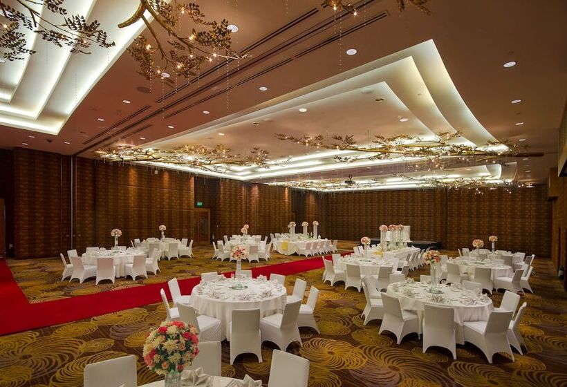 Acacia Hotel Manila